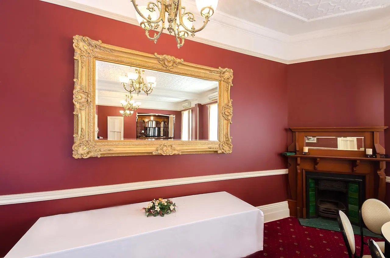 Criterion Warwick Hotel