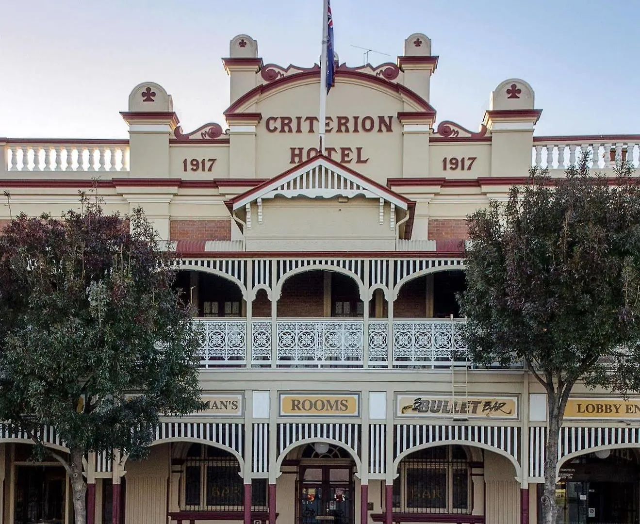 Criterion Warwick Hotel