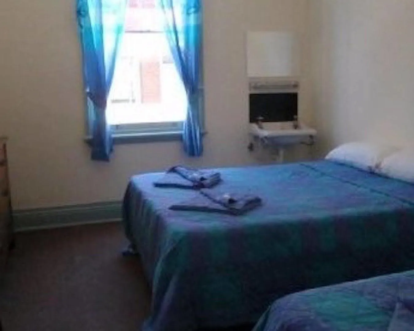 Criterion Warwick Hotel 2*,