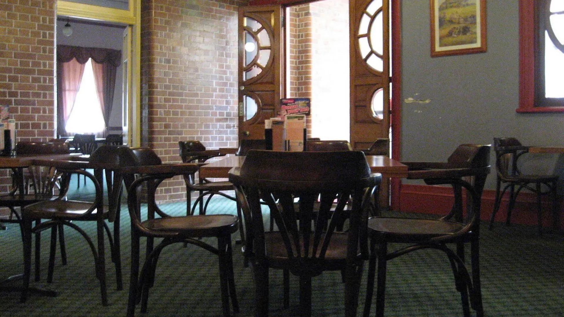 **  Criterion Warwick Hotel Australia