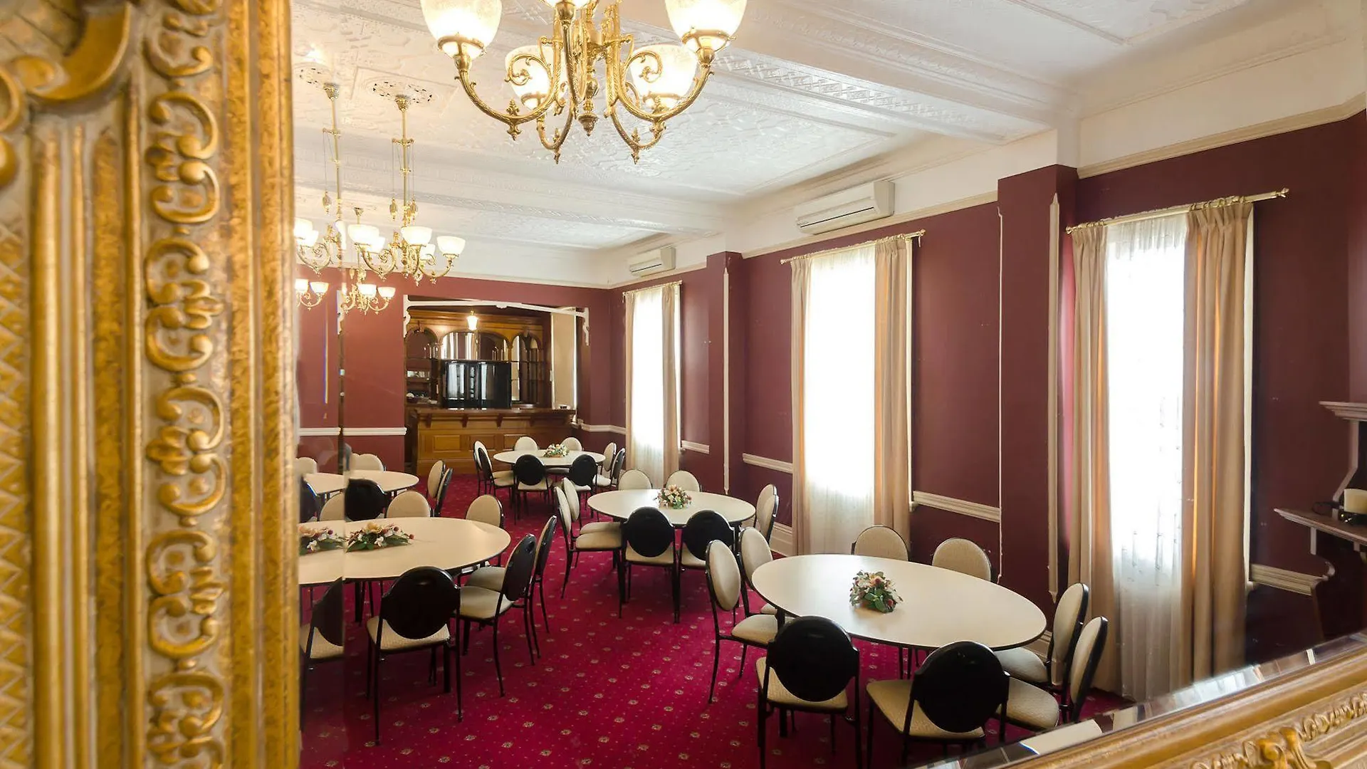 Criterion Warwick Hotel